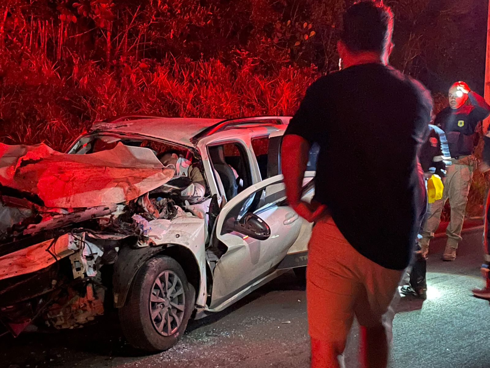 Mulher morre e quatro pessoas ficam feridas em acidente na BR-174