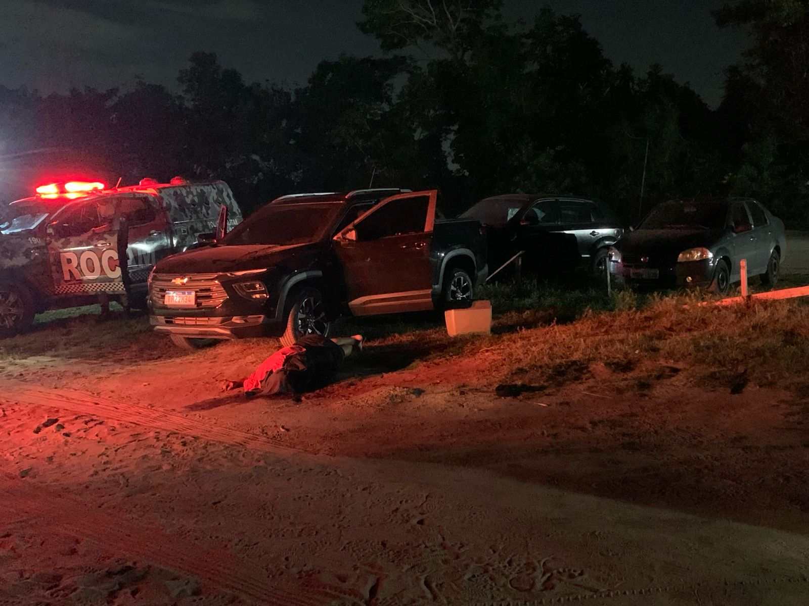 Homem é encurralado por 10 criminosos e executado a tiros na Praia Dourada