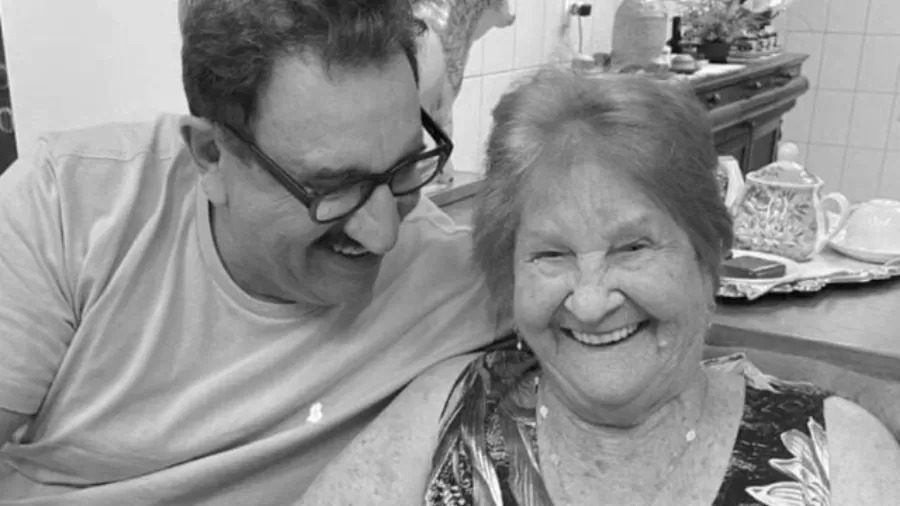 Mãe de Ratinho morre aos 93 anos