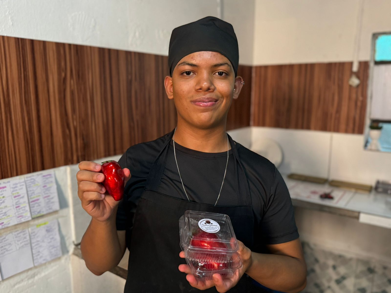 “Morango do Amor” impulsiona jovem ao sucesso no empreendedorismo em Manaus