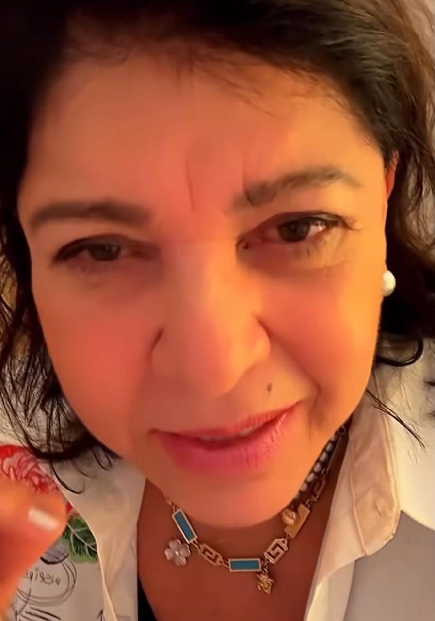 Roberta Miranda se pronuncia após dar soco em fã que subiu no palco; vídeo