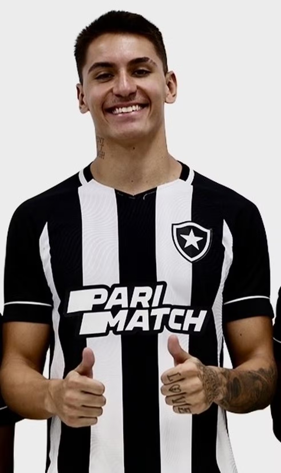 Ex-jogador do Botafogo deu cabeçada em PM após atropelar 4 pessoas no Rio