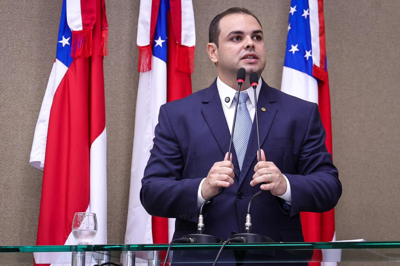 Roberto Cidade convoca DNIT para esclarecer impasse na BR-319