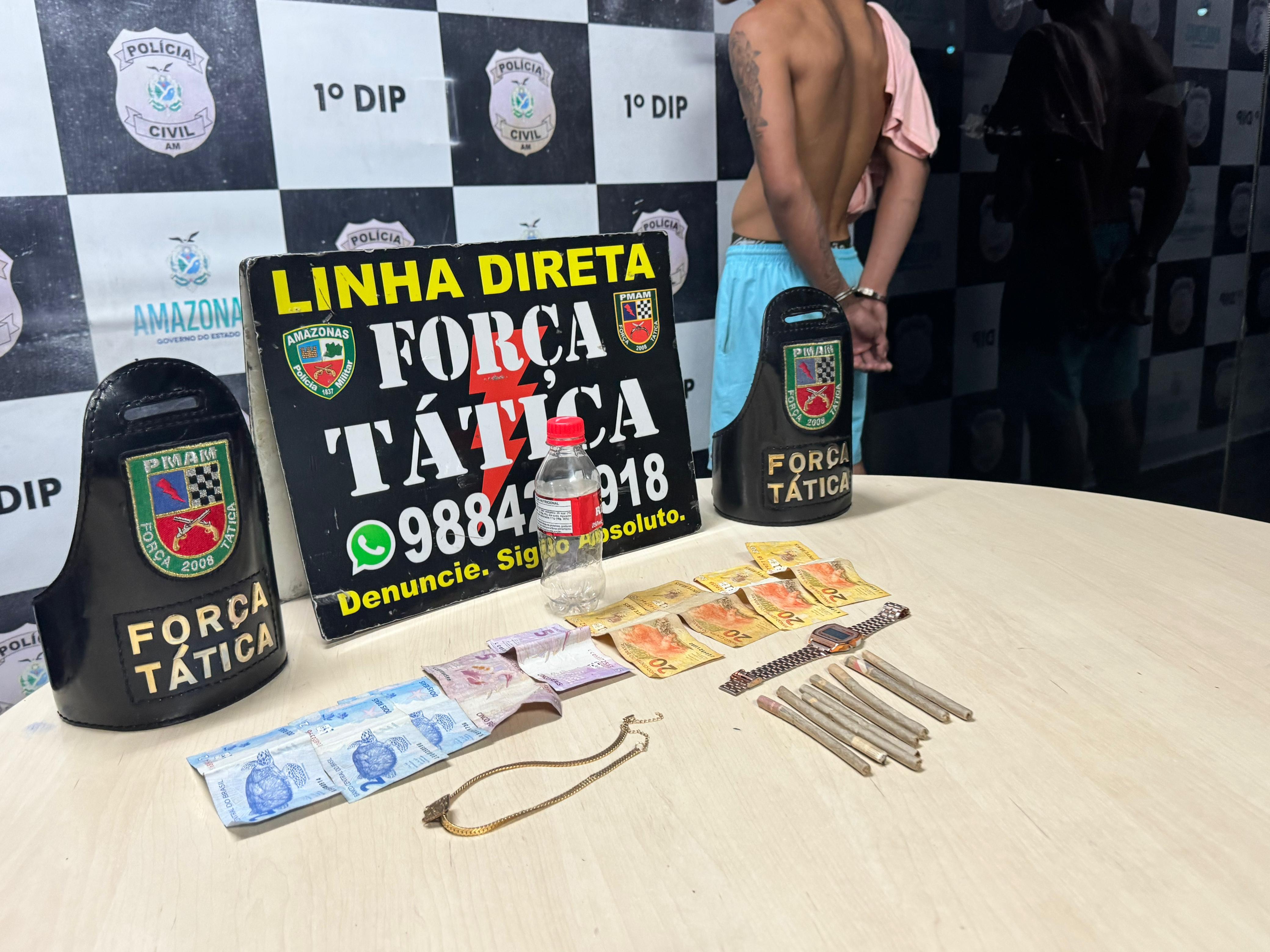 Homem é preso e adolescente apreendido por participação em foguetório em Manaus