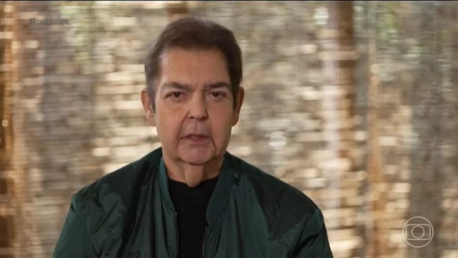 Faustão recebe alta do hospital após três meses internado