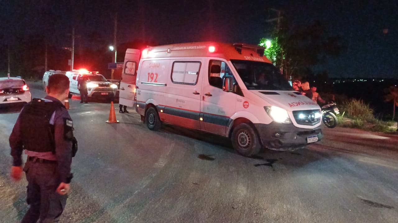 Três pessoas ficam gravemente feridas em colisão entre motos em Manaus