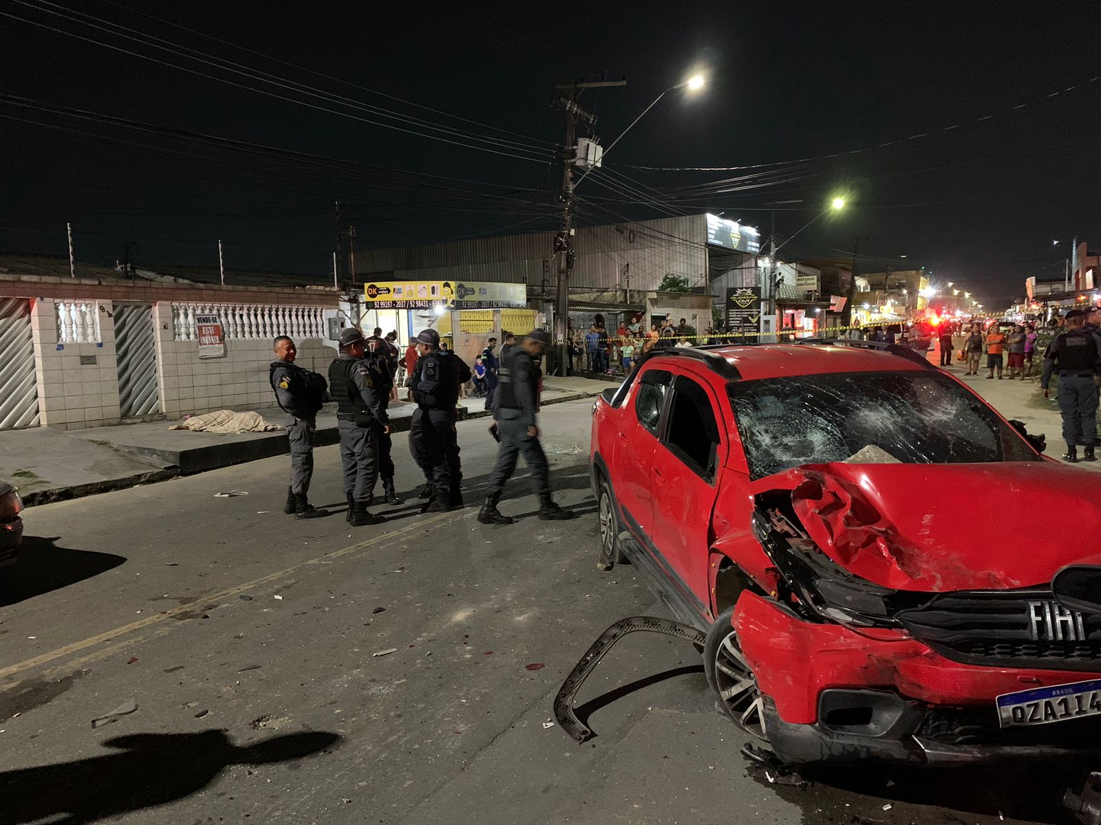 Mulher morre atropelada durante perseguição de carro e moto em Manaus