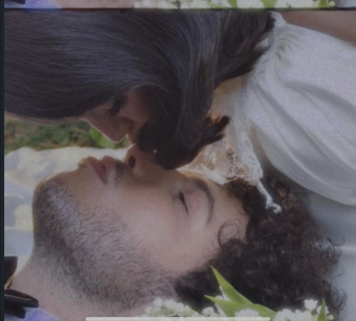 Selena Gomez e Benny Blanco se casam na Califórnia
