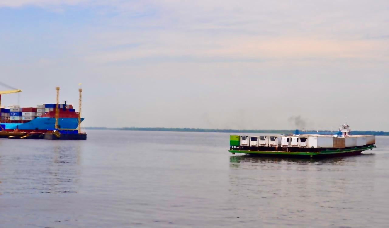 Rios Amazonas e Madeira mantêm navegabilidade e transporte de cargas 