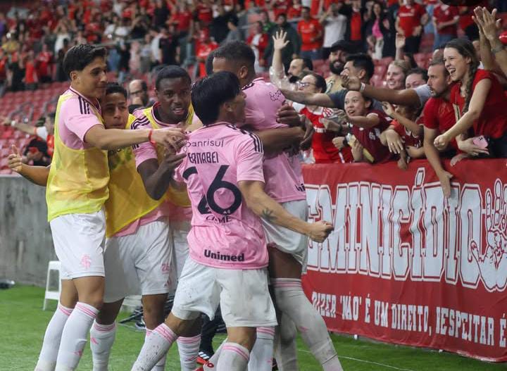 Internacional bate Botafogo e se afasta do Z-4