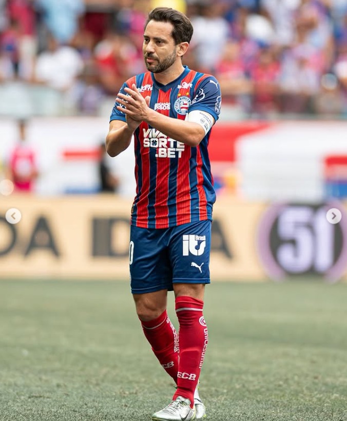 Jogador Everton Ribeiro passa por cirurgia após diagnóstico de câncer