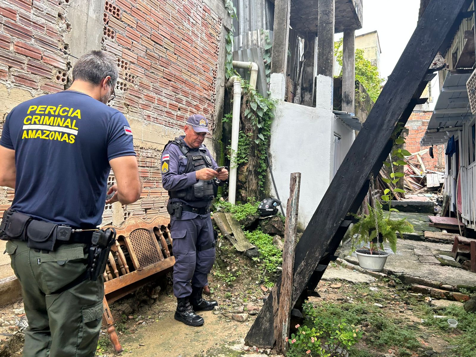 Sobrinha encontra tio morto dentro de casa no Petrópolis 