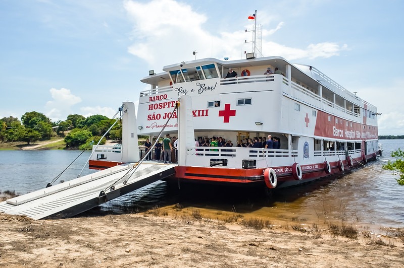 Barco Hospital São João XXIII volta a realizar atendimentos em Beruri