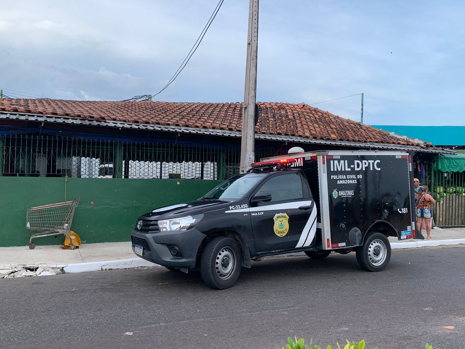Morador de rua morre no Centro de Manaus