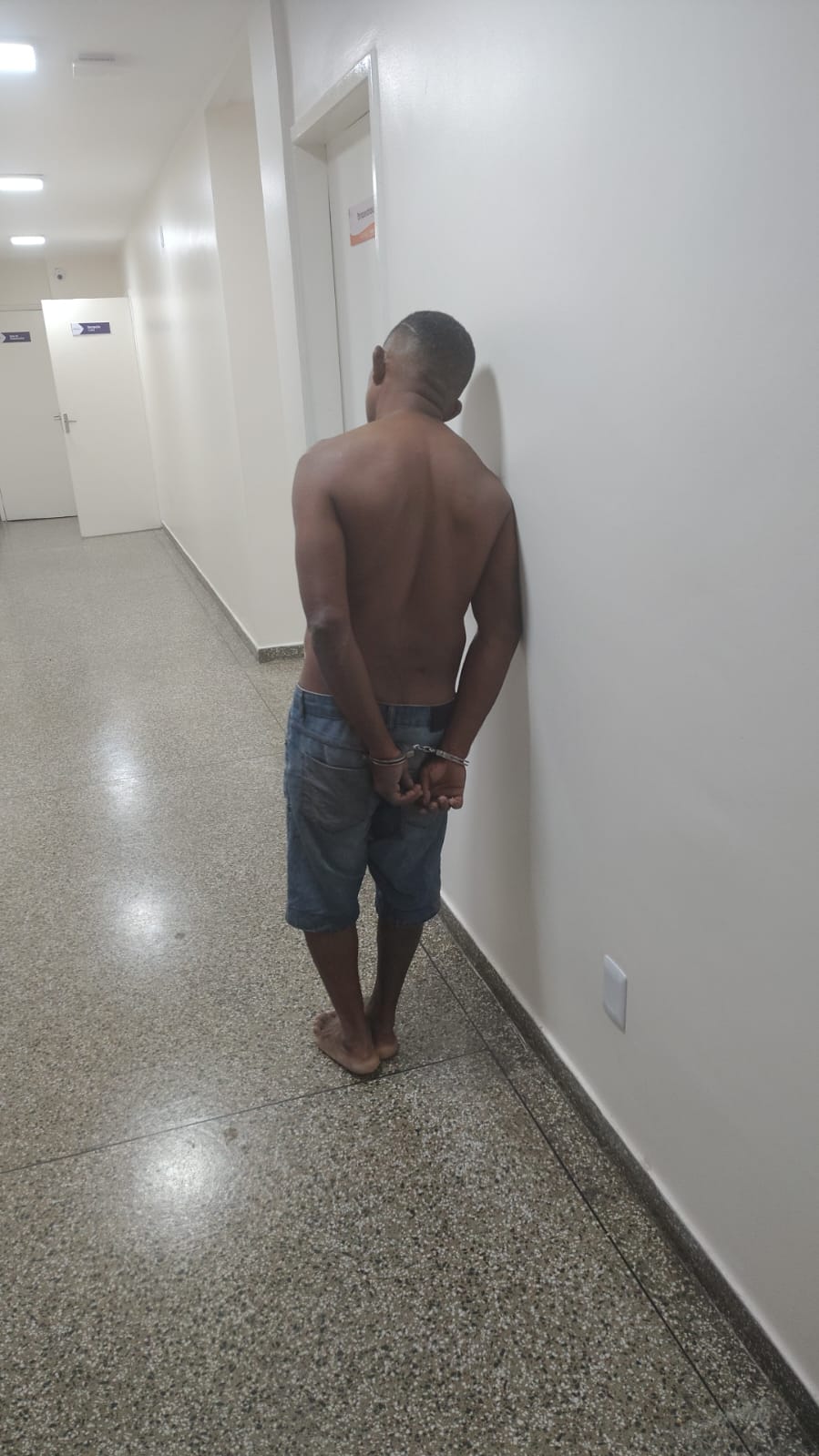 Suspeito de mostrar órgão genital a adolescente é preso na Ponta Negra