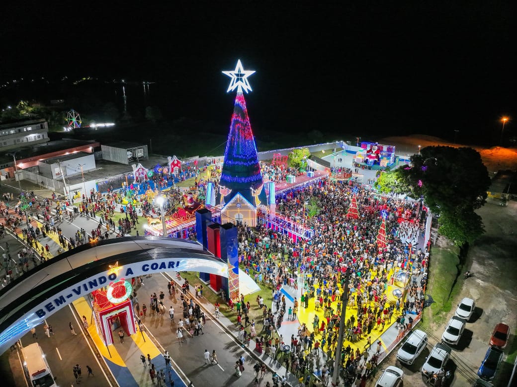 Coari abre Natal das Luzes 2025 com show de luzes e grande público