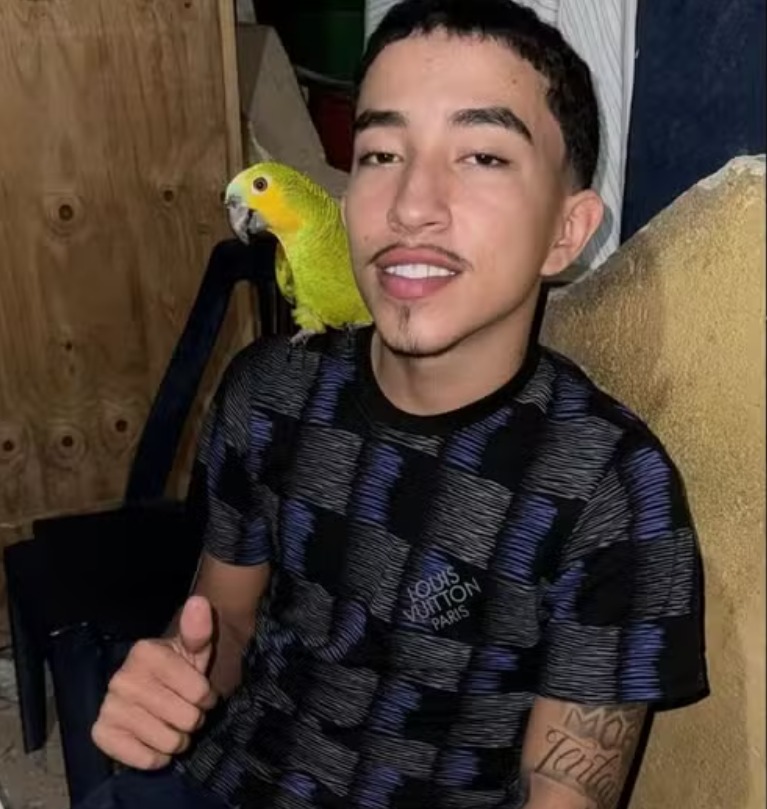 Influenciador morre durante abordagem policial 