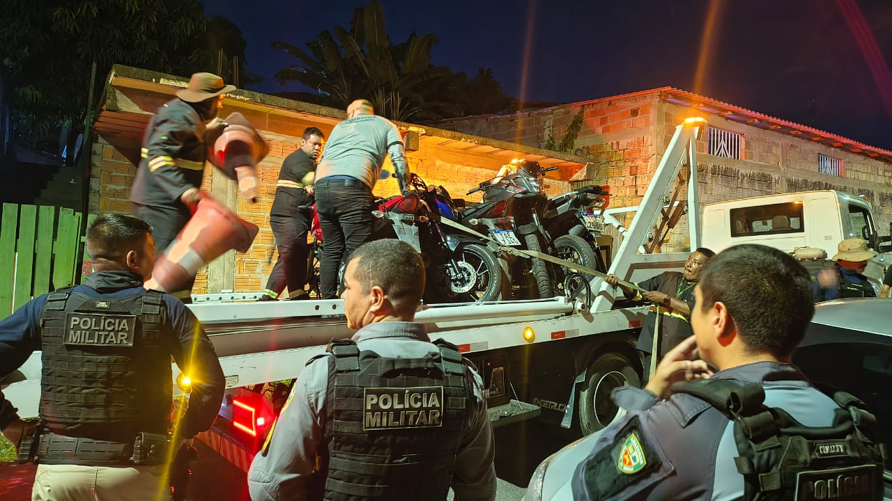 Detran-AM remove 120 motos e fecha adega irregular no Monte das Oliveiras