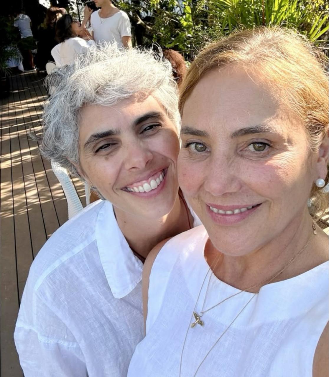 Heloisa Périssé posta primeira foto com namorada após assumir romance