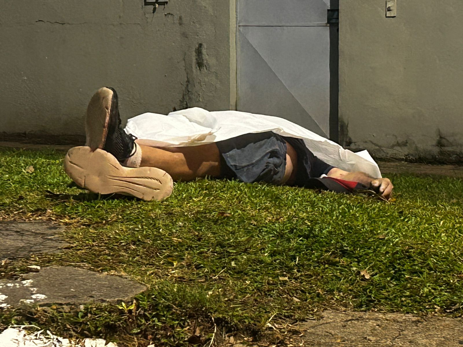 Pedestre morre após ser atingido por carro de aplicativo na Compensa