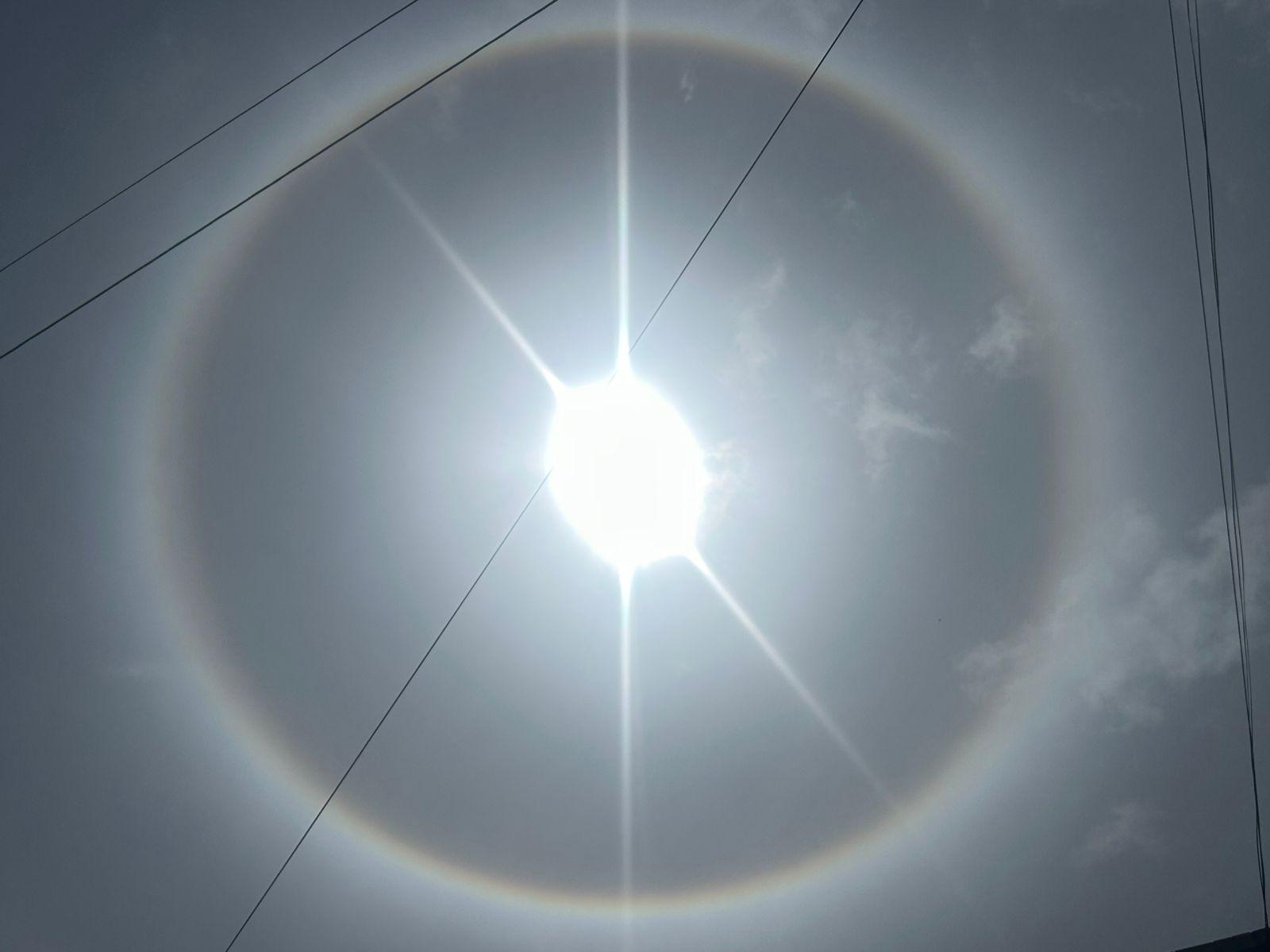 "Bola gigante" no céu: entenda o fenômeno que intriga moradores de Manaus