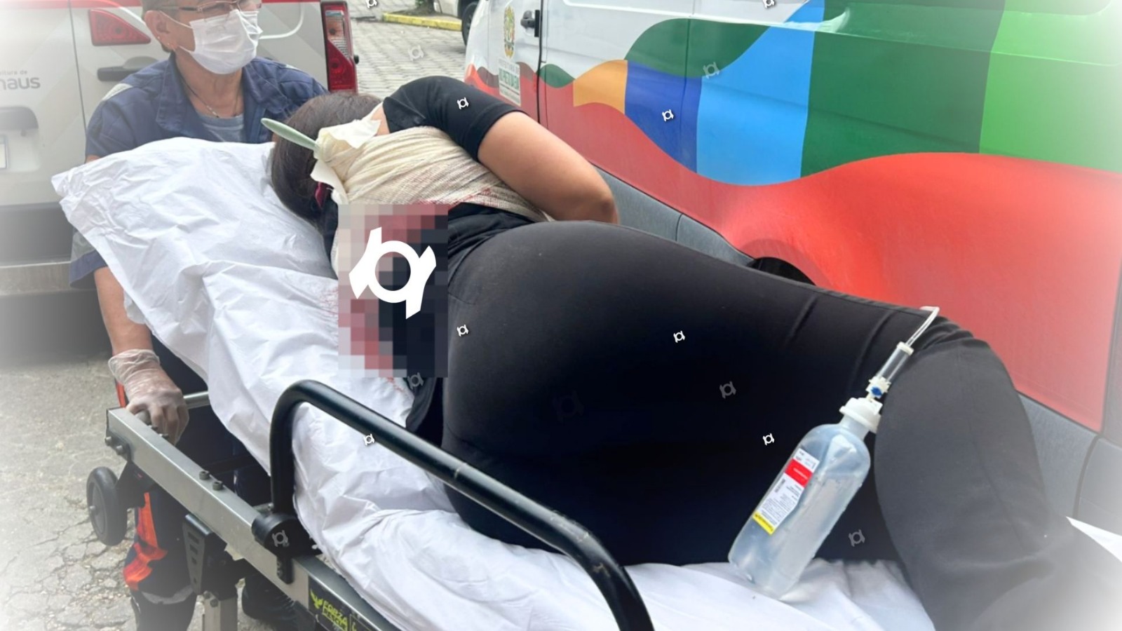 Inconformado com término, homem esfaqueia ex a caminho trabalho no T5