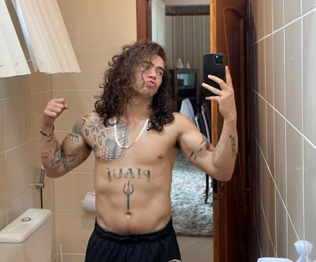 Whindersson Nunes mostra antes e depois com 32 kg a menos