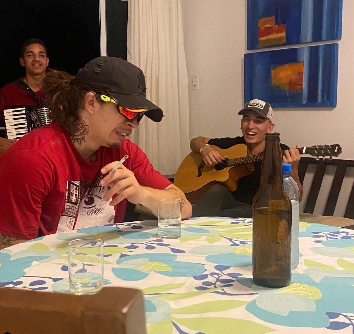 Whindersson Nunes lança música com João Gomes; ouça ‘Morena’