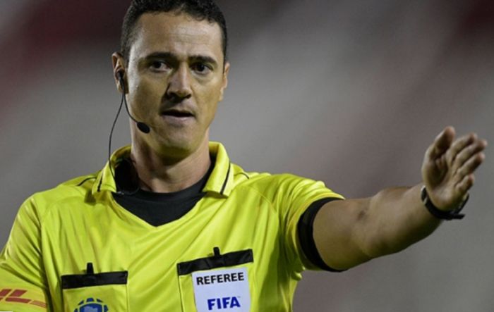 Árbitro colombiano apitará Boca Junior X Palmeiras na semi da Libertadores