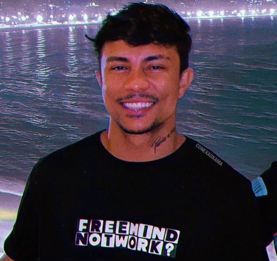 Assessoria se pronuncia sobre suposto filho do cantor Xamã com estudante 