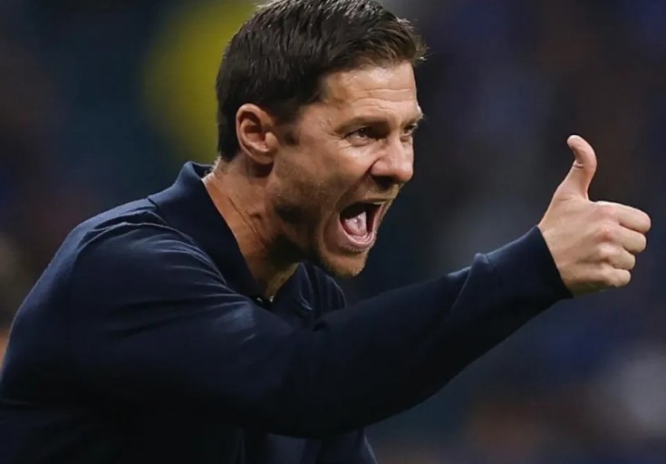 Xabi Alonso segue pressionado, mas otimista para o clássico da Champions