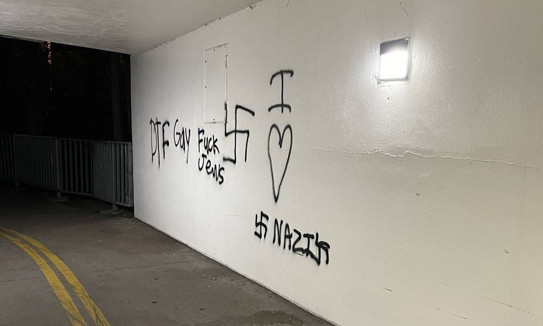 Criminosos vandalizam Memorial de Anne Frank com suásticas nos EUA