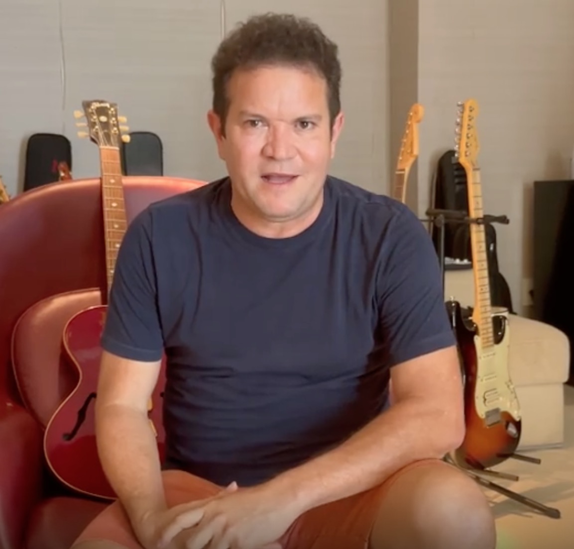 Mãe de Ximbinha vai parar no hospital após notícia falsa sobre prisão