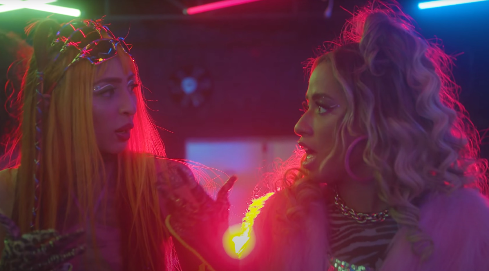 Ruivinha de Marte e MC Loma lançam clipe ‘Sozinha Solteira’; vem ver