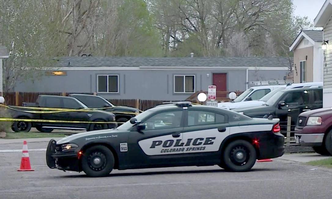 Descontrolado, homem abre fogo em festa de aniversário e mata sete pessoas