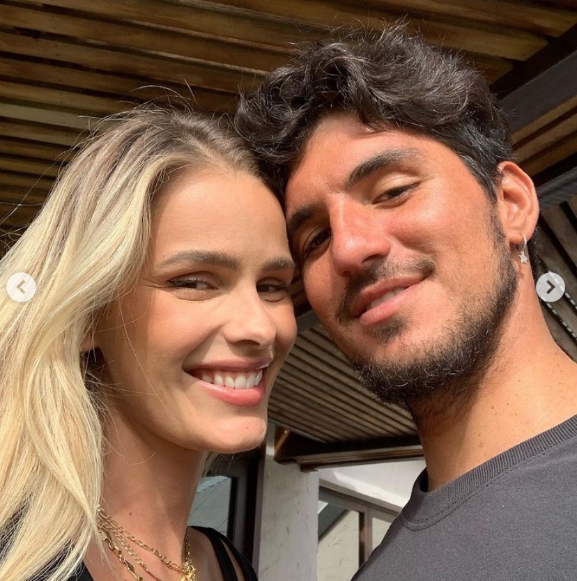Gabriel Medina se declara para Yasmin Brunet após mãe criticá-la