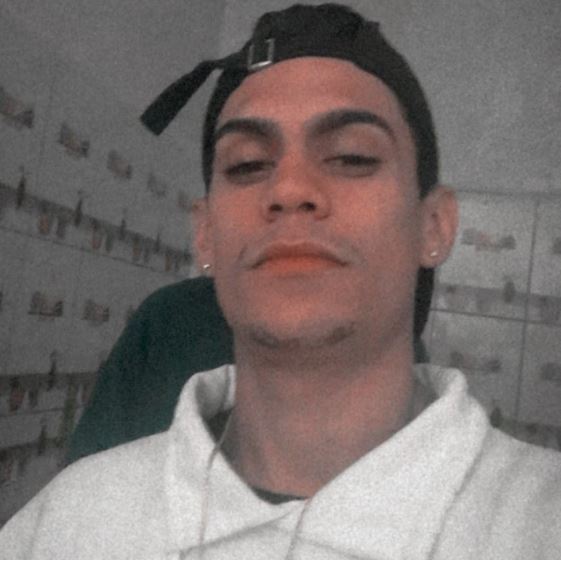 Jovem baleado durante assalto em lanchonete morre em hospital de Manaus 