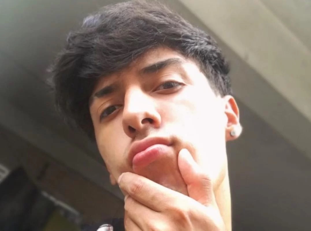 Casal que enterrou youtuber diz que ele morreu durante sexo