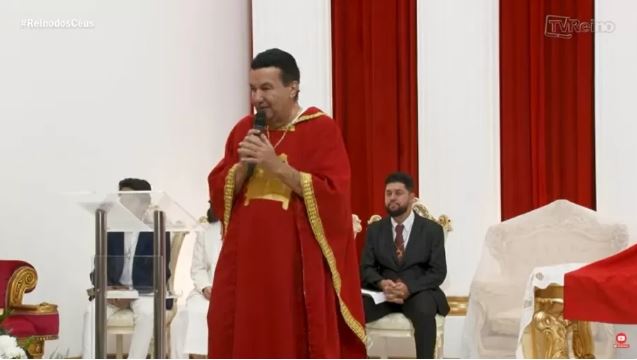 Pastor orienta em pregação que mulher faça sexo com marido mesmo sem vontade