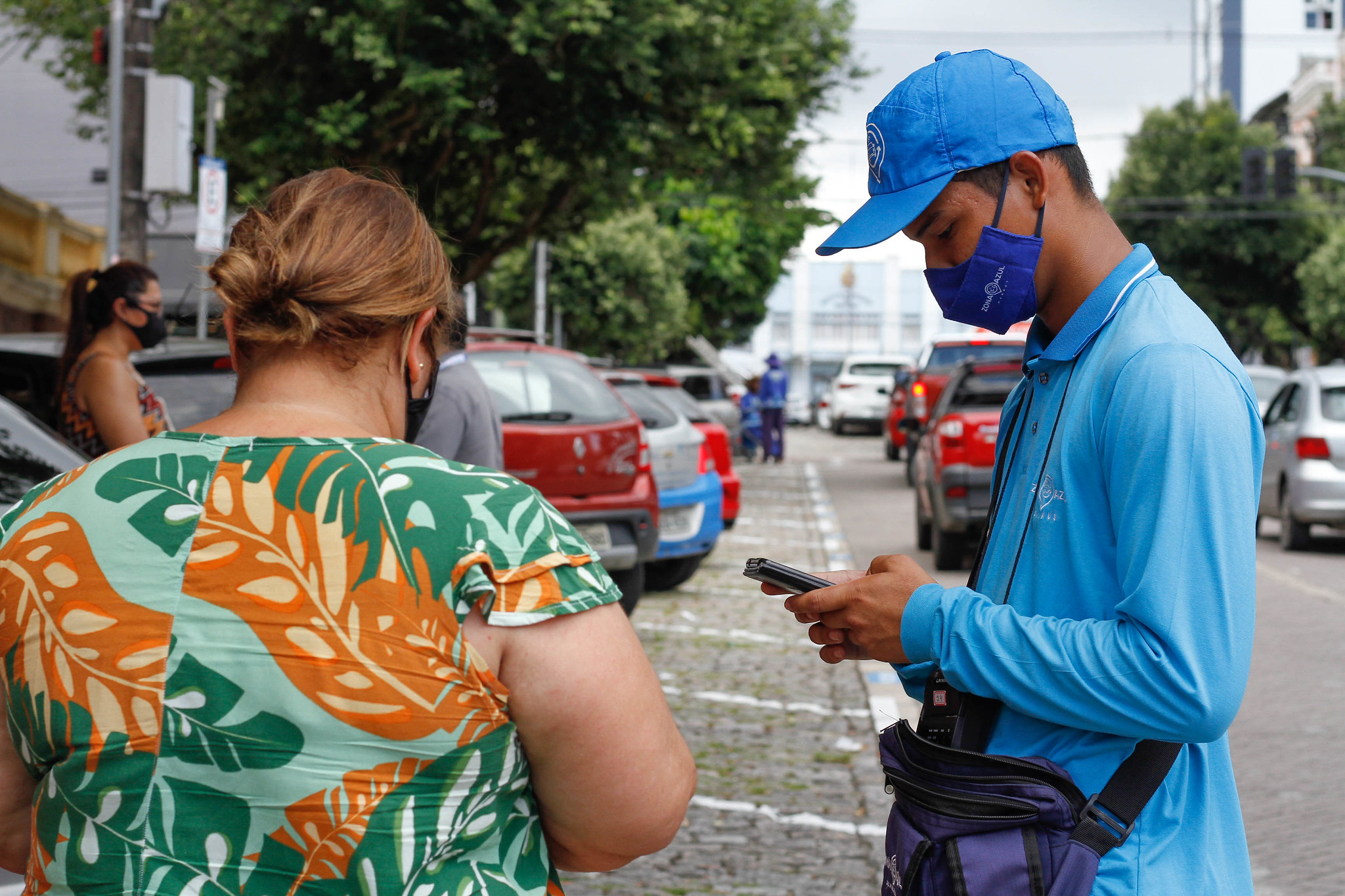 Débitos do Zona Azul podem ser regularizados com monitores em Manaus