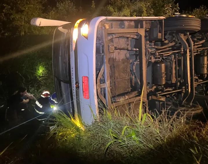 Mãe e criança argentina estão entre mortos em acidente na BR-277