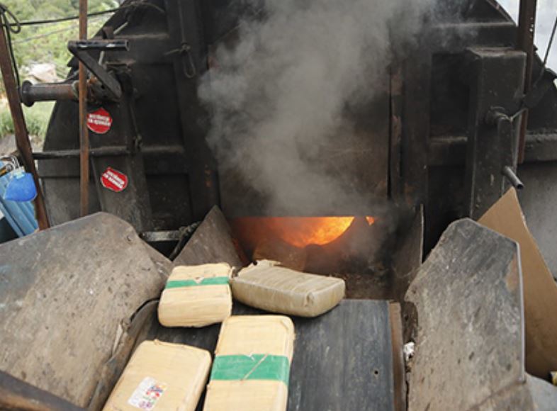 Polícia destrói 14 toneladas de drogas avaliadas em mais de R$ 475 milhões