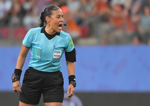 No Catar, Fifa convoca árbitras, mas não as coloca em campo