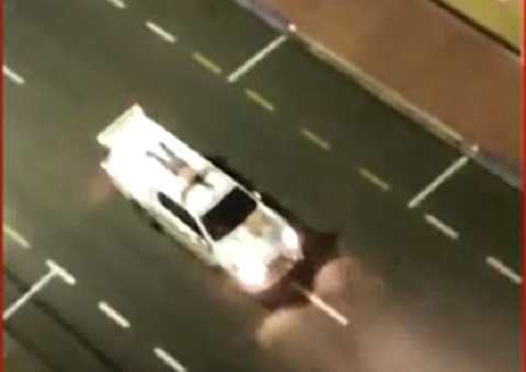 Vídeo: reféns são usados como 'escudo' em carros de criminosos em Araçatuba