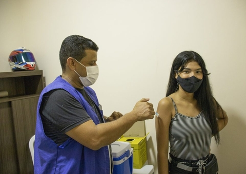 Manaus tem 10 pontos de vacinação contra Covid-19 neste sábado; confira