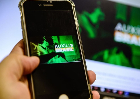 Prazo para beneficiários do Auxílio Brasil atualizarem dados termina nesta sexta