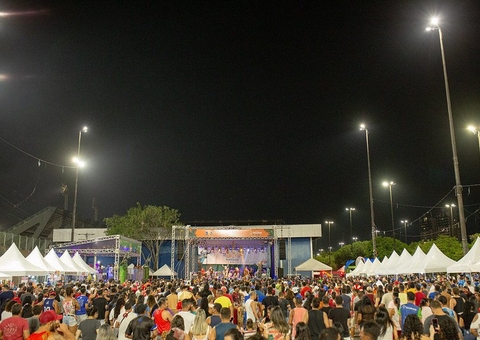 Feirinha do Tururi atrai  8 mil foliões no 2ª dia de festa em Manaus