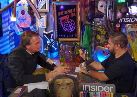 Bolsonaro supera Lula e bate recorde com 1,7 milhão de acessos em podcast