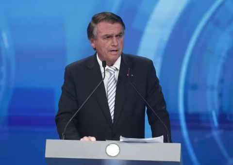 Bolsonaro volta a negar amizade com Roberto Jefferson durante sabatina na Record