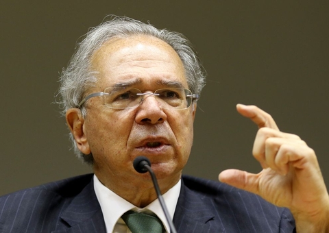 Paulo Guedes comete gafe ao comparar Bolsonaro e Lula: 'nós roubamos menos'